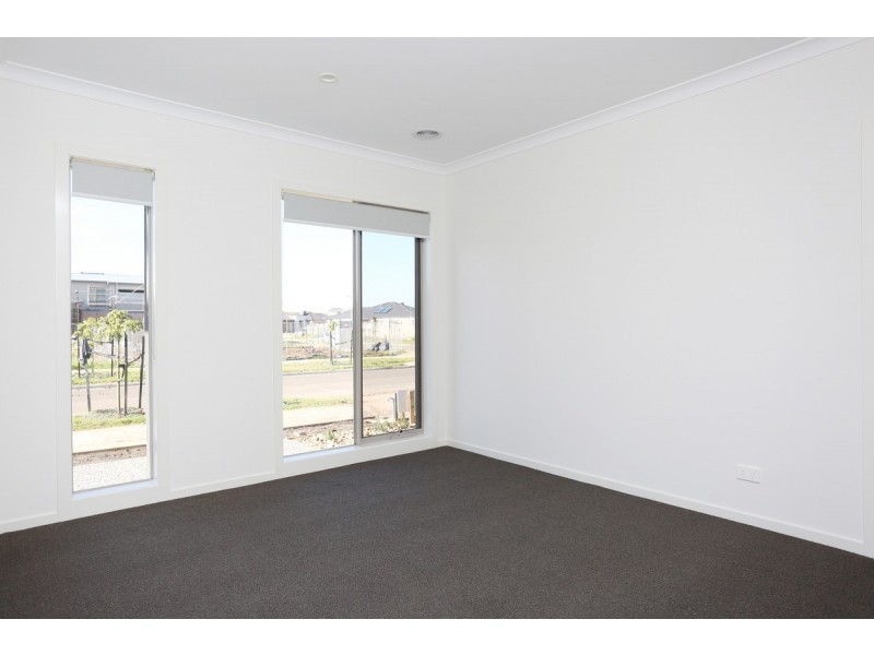 52 Bruckner Drive, Point Cook VIC 3030