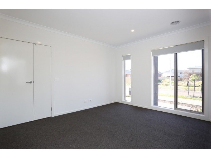 52 Bruckner Drive, Point Cook VIC 3030