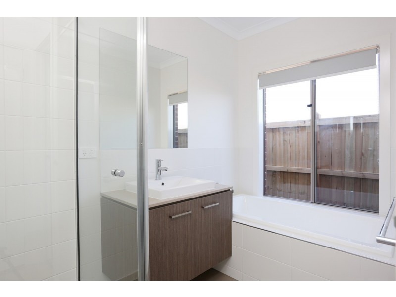 52 Bruckner Drive, Point Cook VIC 3030