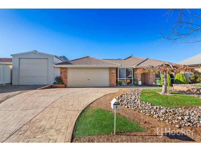 9 St Andrews Drive, Werribee VIC 3030