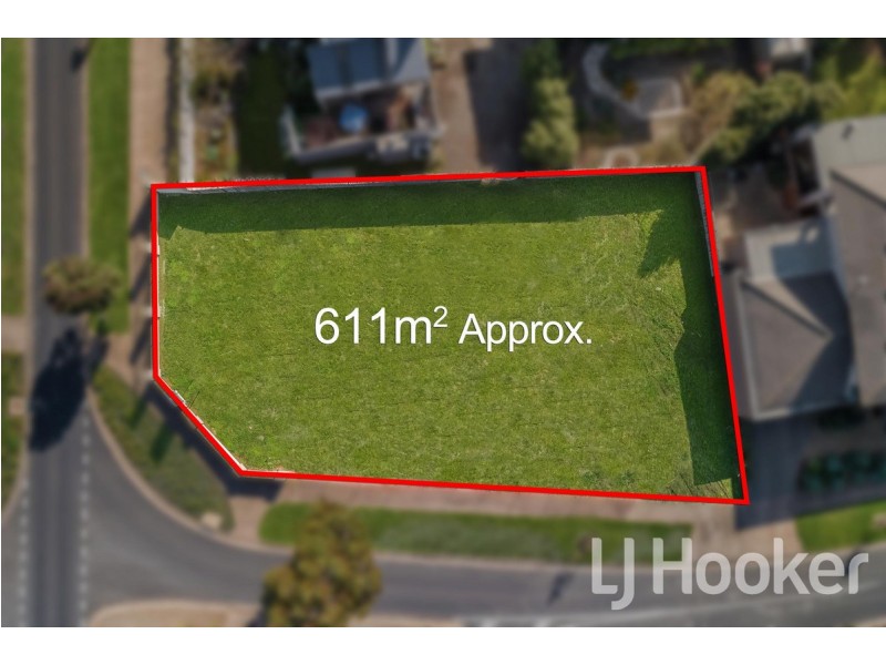 215 Sanctuary Lakes North Boulevard, Sanctuary Lakes VIC 3030