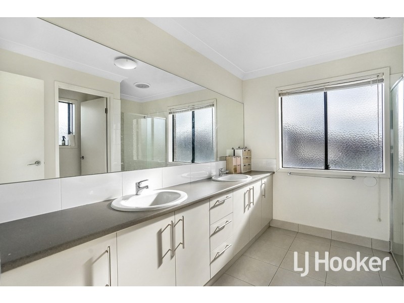 48 Featherbrook Drive, Point Cook VIC 3030