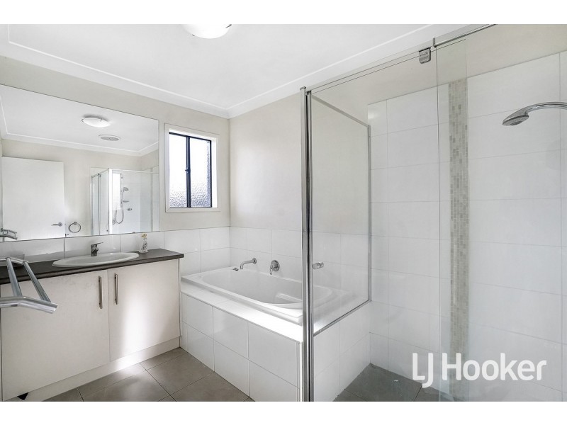 48 Featherbrook Drive, Point Cook VIC 3030