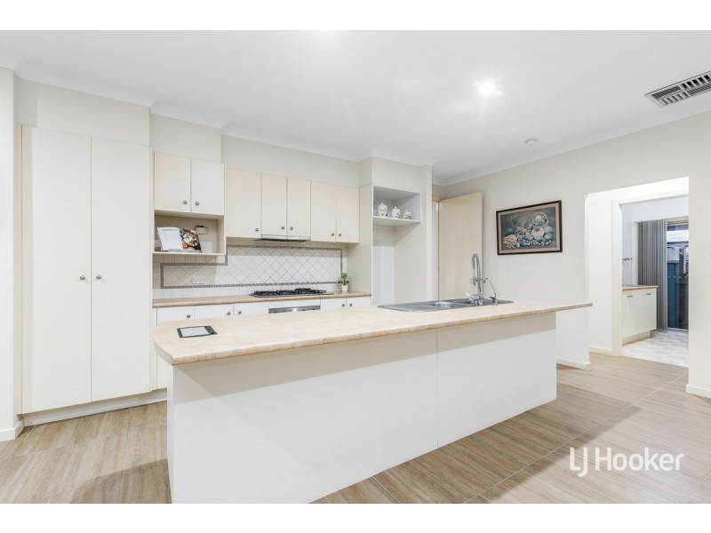 6 Sorrento Avenue, Point Cook VIC 3030