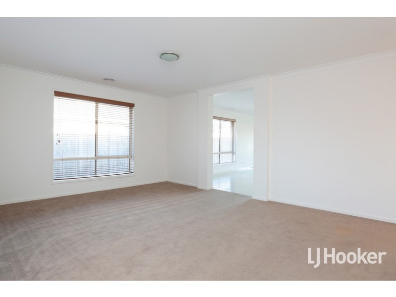 194 Sanctuary Lakes South Boulevar, Point Cook VIC 3030