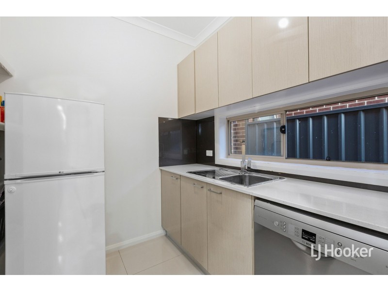 8 Saxby Street, Tarneit VIC 3029