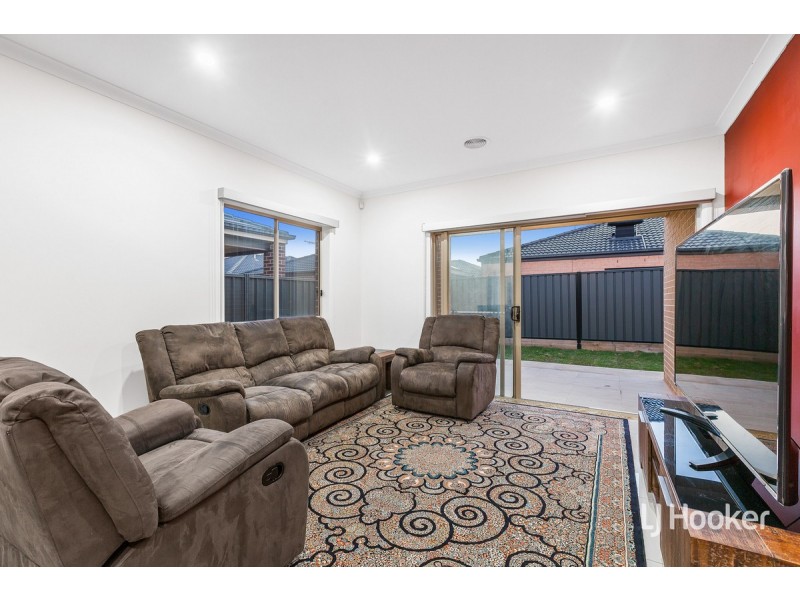 8 Saxby Street, Tarneit VIC 3029