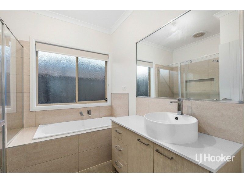 8 Saxby Street, Tarneit VIC 3029