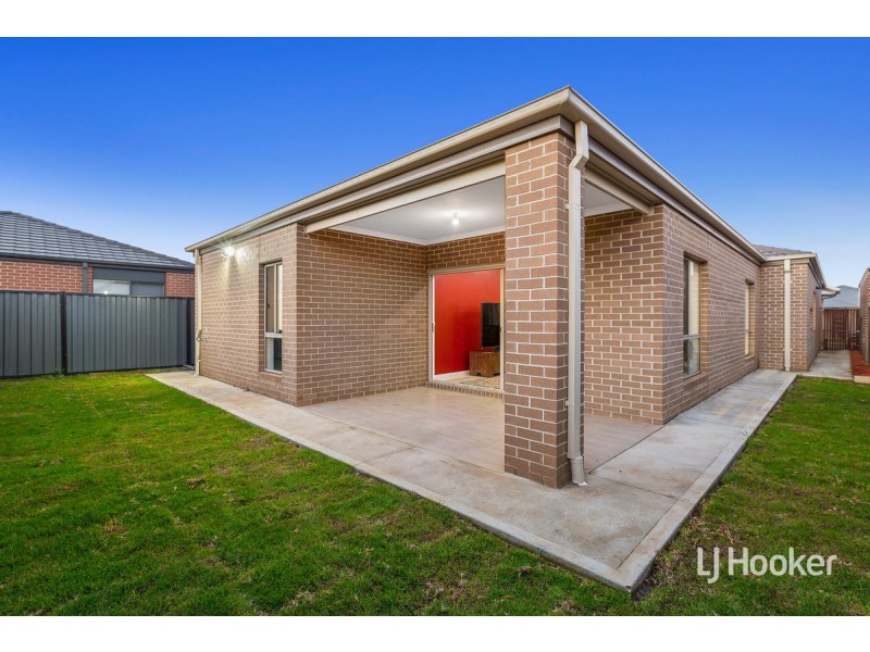 8 Saxby Street, Tarneit VIC 3029