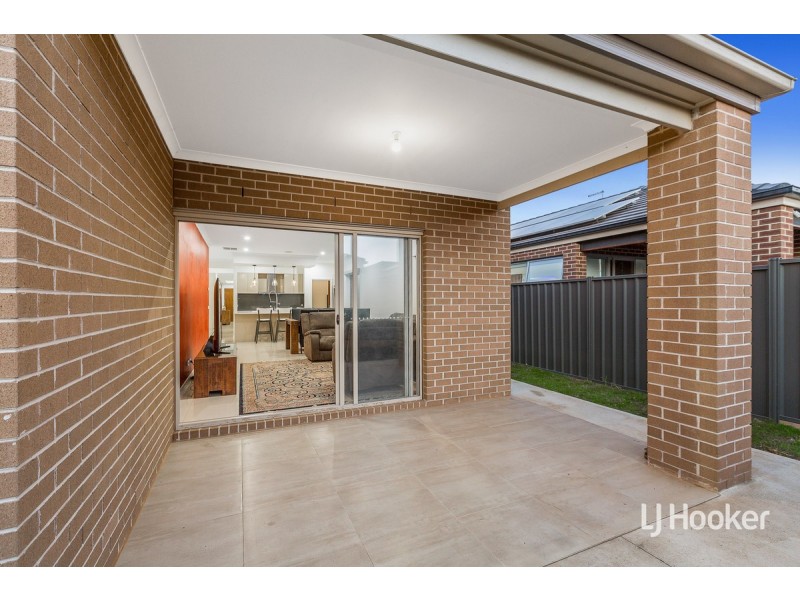 8 Saxby Street, Tarneit VIC 3029