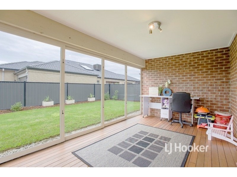 101 Tom Roberts Parade, Point Cook VIC 3030