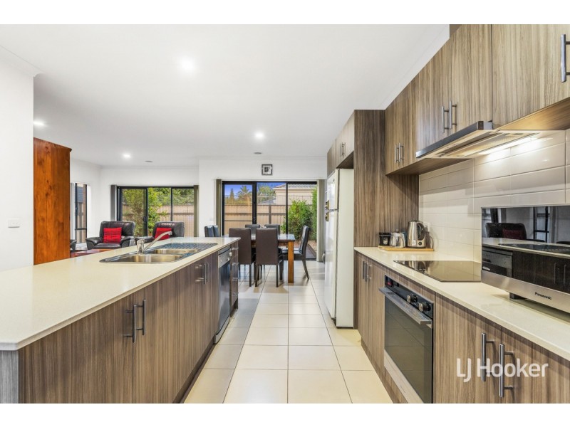 1/3 Santander Crescent, Point Cook VIC 3030