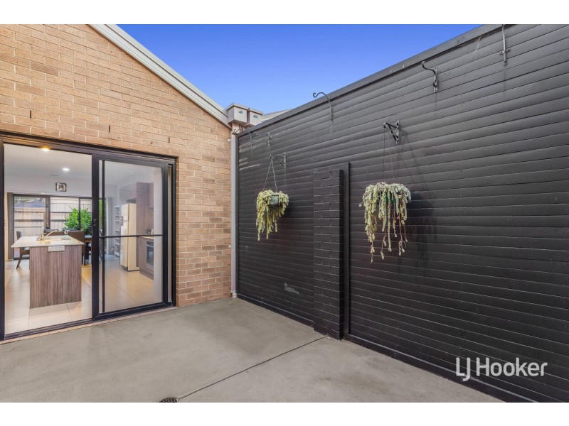 1/3 Santander Crescent, Point Cook VIC 3030