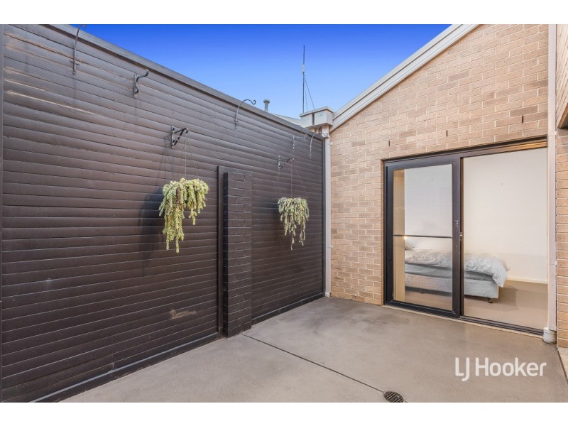 1/3 Santander Crescent, Point Cook VIC 3030