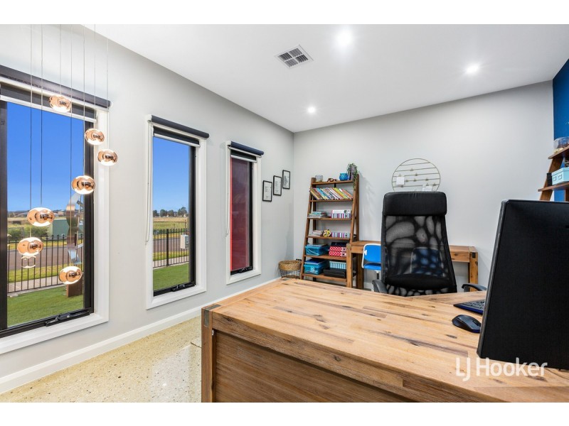 35 Pennsylvania Crescent, Point Cook VIC 3030