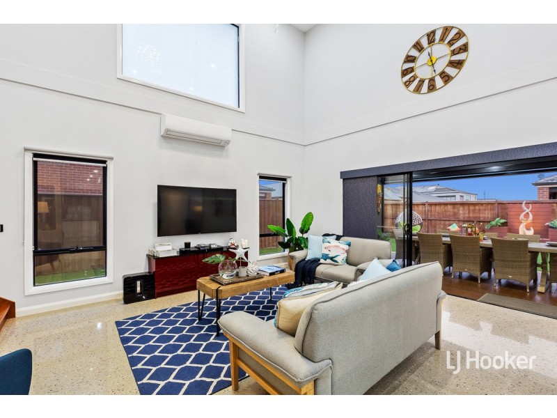 35 Pennsylvania Crescent, Point Cook VIC 3030