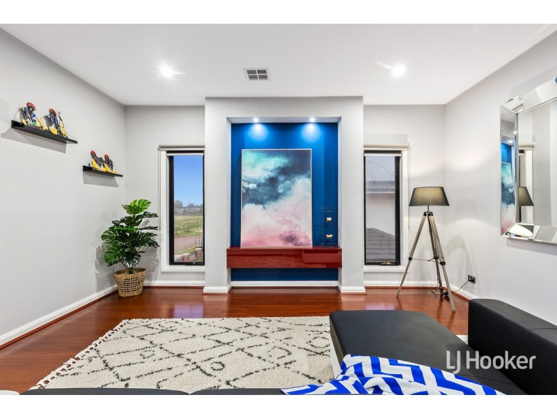 35 Pennsylvania Crescent, Point Cook VIC 3030