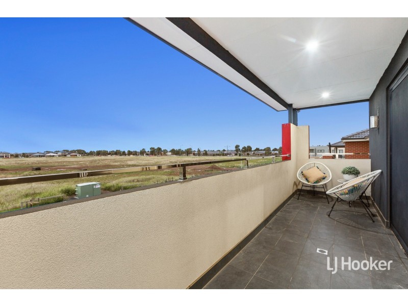 35 Pennsylvania Crescent, Point Cook VIC 3030