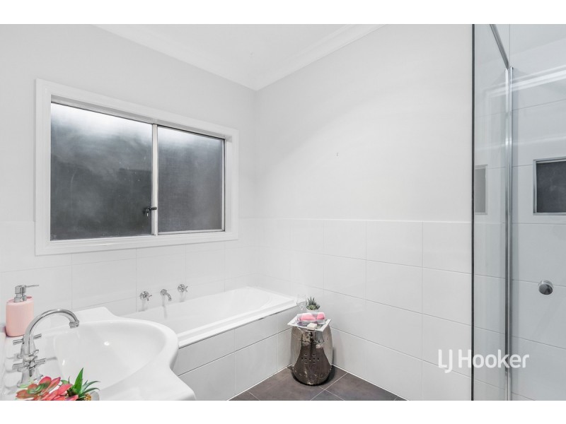 10 Kingsley Avenue, Point Cook VIC 3030