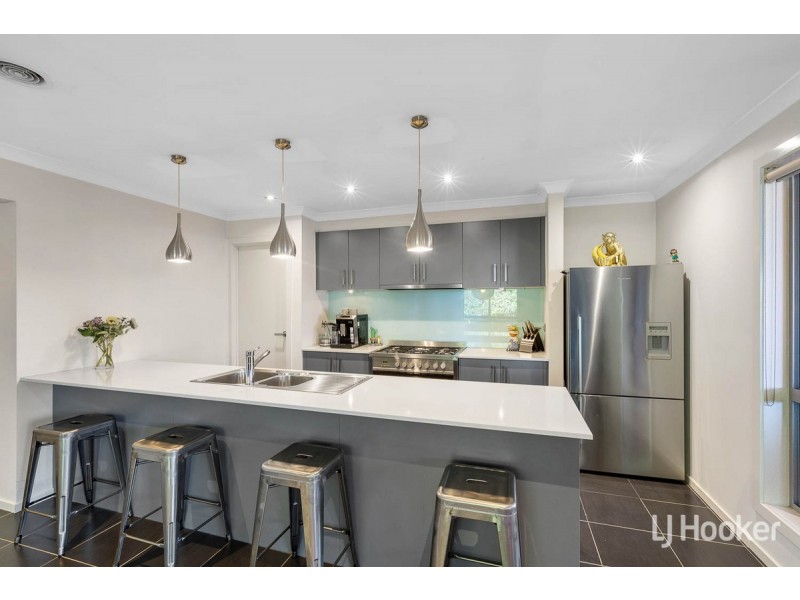 8 Tedesco Court, Werribee VIC 3030