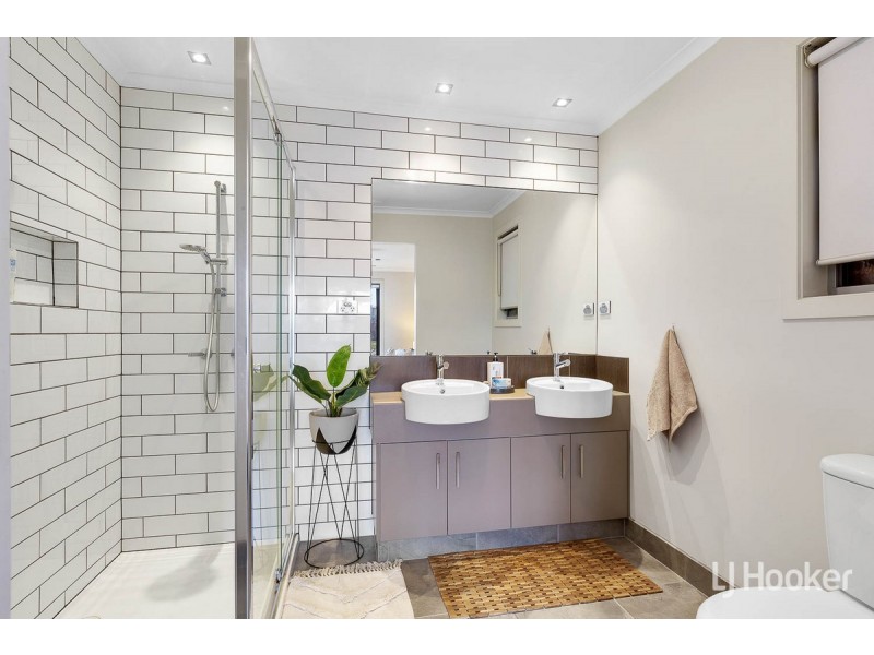 8 Tedesco Court, Werribee VIC 3030