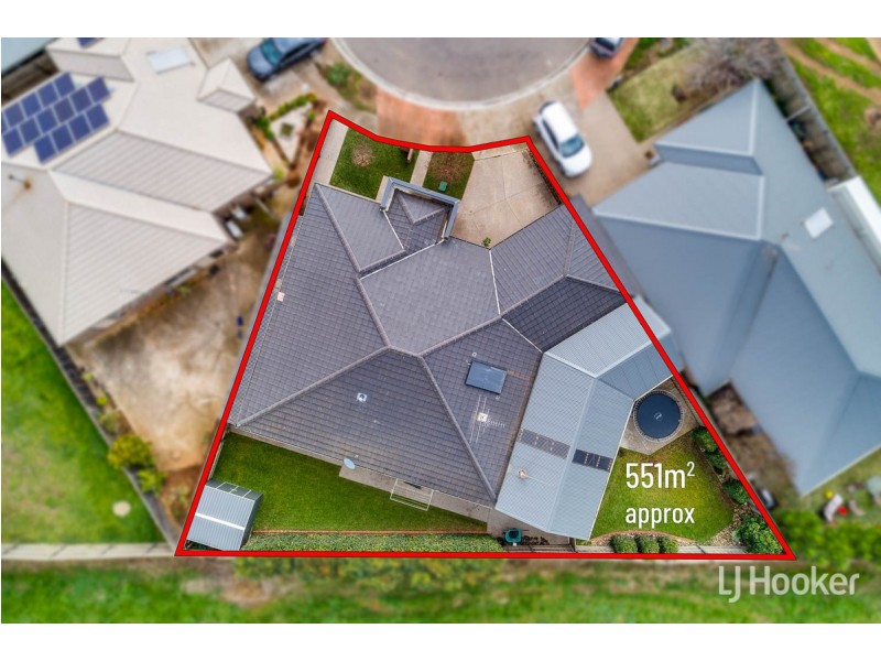 8 Tedesco Court, Werribee VIC 3030