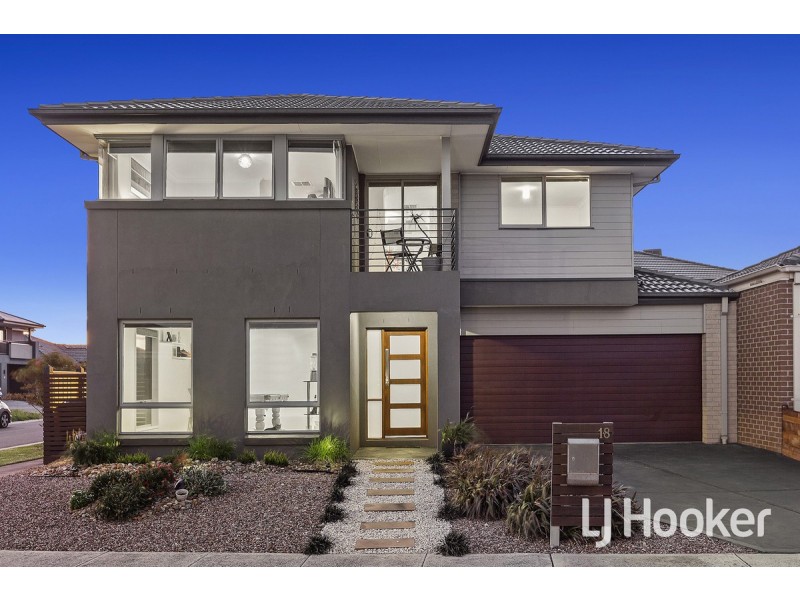 18 Silverbay Avenue, Point Cook VIC 3030