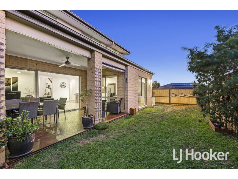 18 Silverbay Avenue, Point Cook VIC 3030