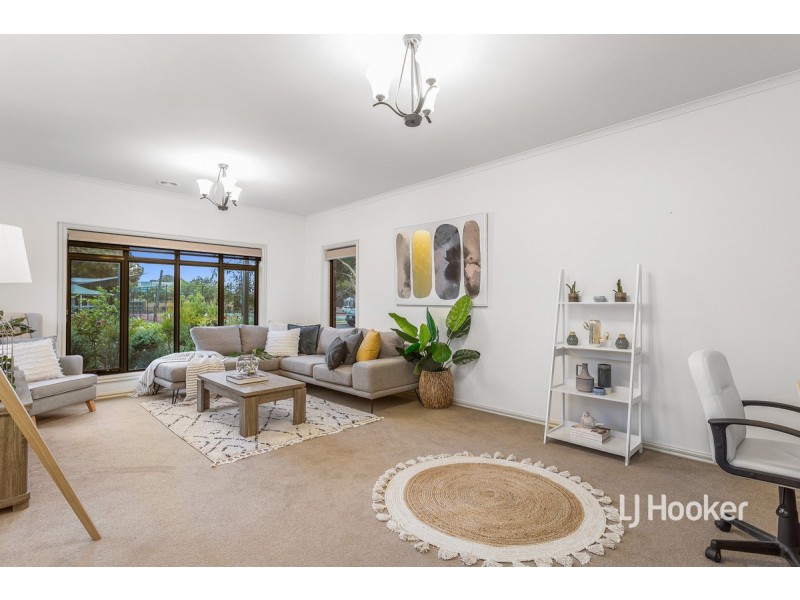 2 Truganina Avenue, Seabrook VIC 3028