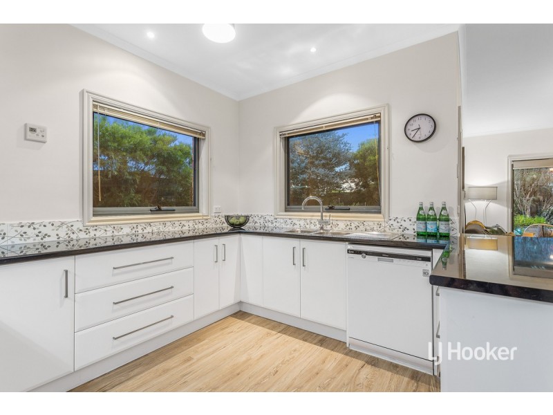 2 Truganina Avenue, Seabrook VIC 3028