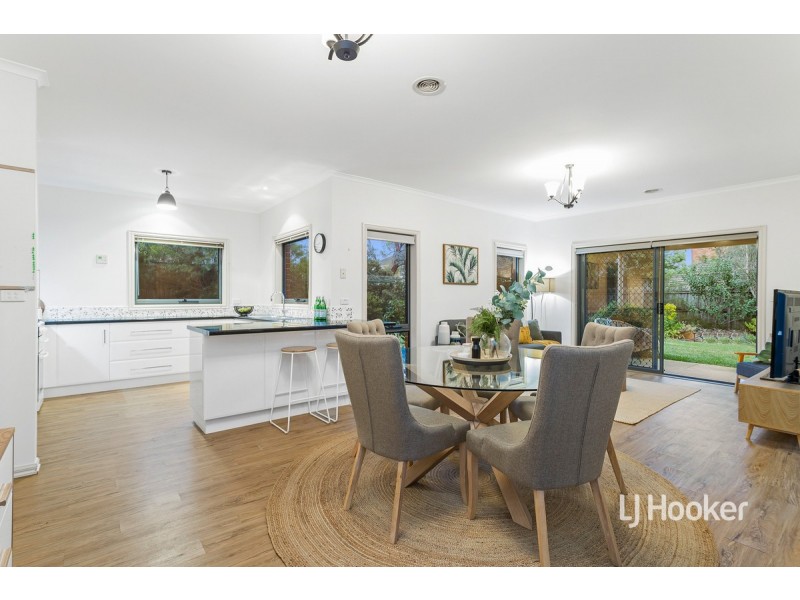 2 Truganina Avenue, Seabrook VIC 3028