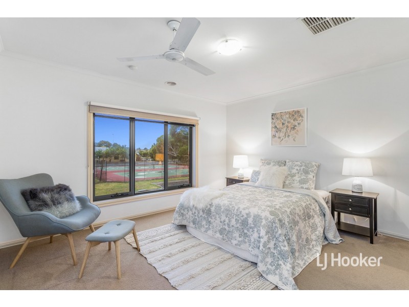 2 Truganina Avenue, Seabrook VIC 3028