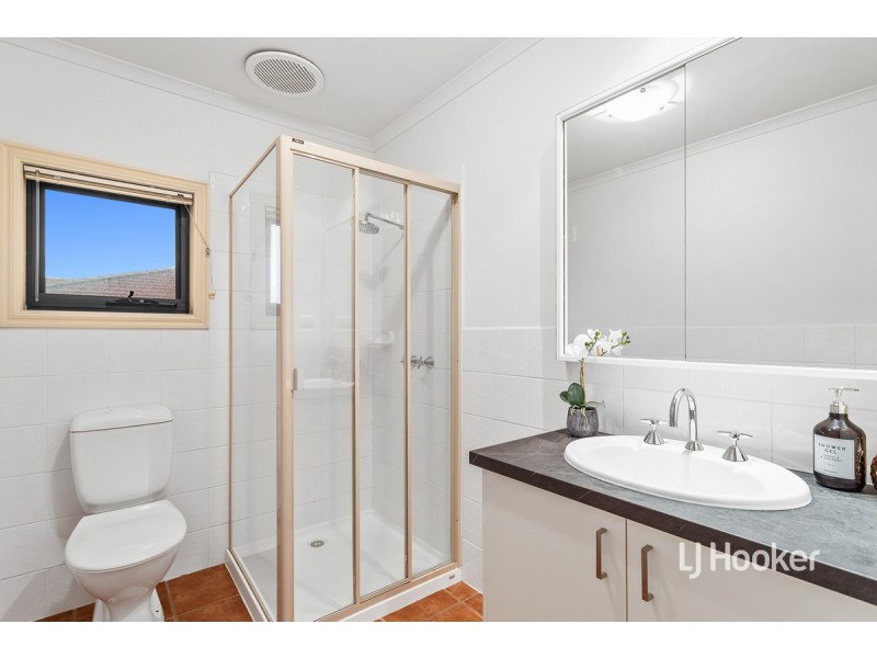 2 Truganina Avenue, Seabrook VIC 3028