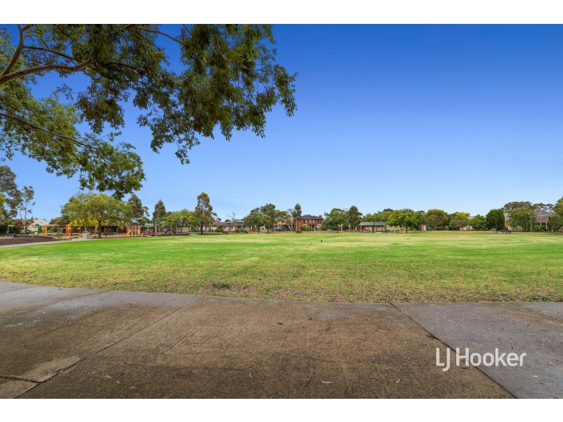 2 Truganina Avenue, Seabrook VIC 3028