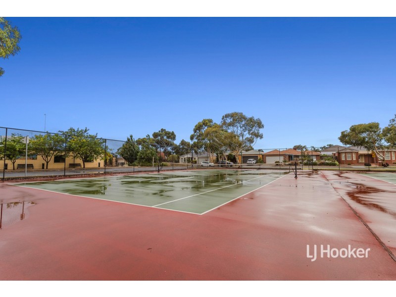 2 Truganina Avenue, Seabrook VIC 3028