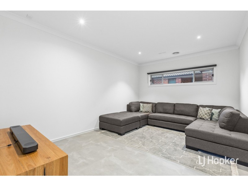 27 Haslewood Street, Point Cook VIC 3030