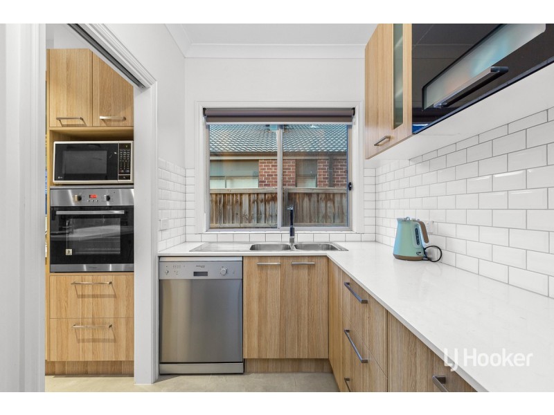 27 Haslewood Street, Point Cook VIC 3030