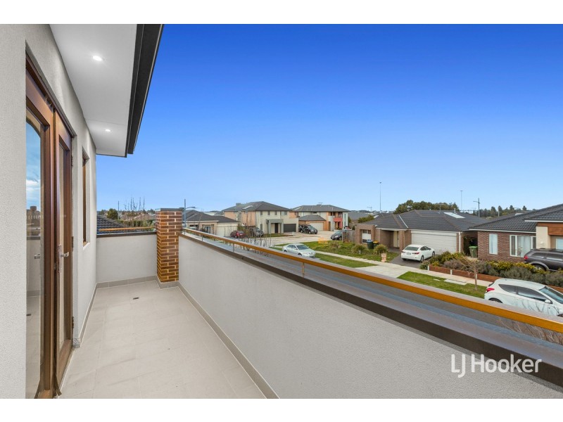 27 Haslewood Street, Point Cook VIC 3030