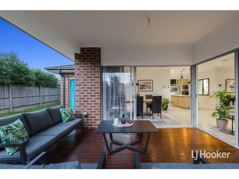 27 Haslewood Street, Point Cook VIC 3030