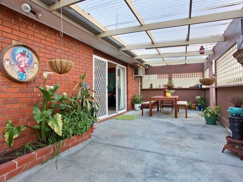 33 Oakdene Grove, Altona Meadows VIC 3028