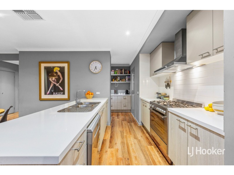 30 Stoneyfell Road, Point Cook VIC 3030