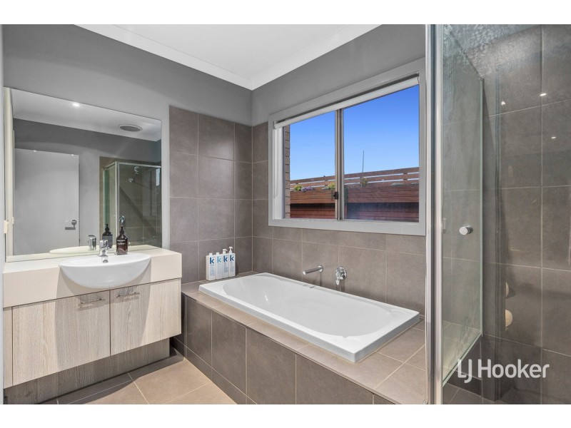 30 Stoneyfell Road, Point Cook VIC 3030