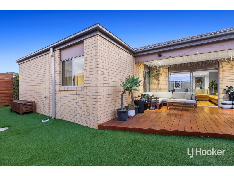 30 Stoneyfell Road, Point Cook VIC 3030