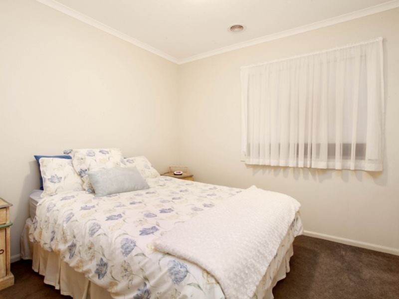 17 Archibald Chase, Point Cook VIC 3030