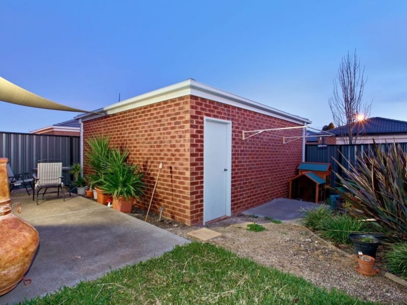 17 Archibald Chase, Point Cook VIC 3030