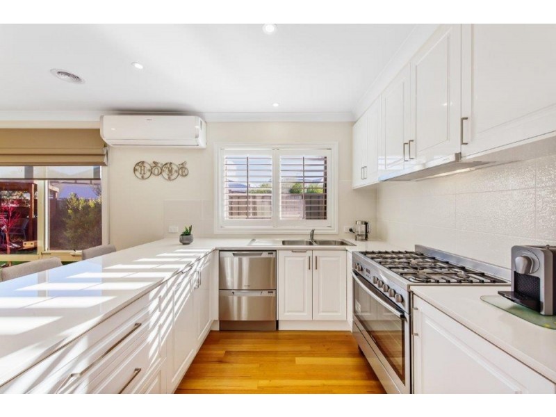 4/13b Riverbend Crescent, Werribee VIC 3030