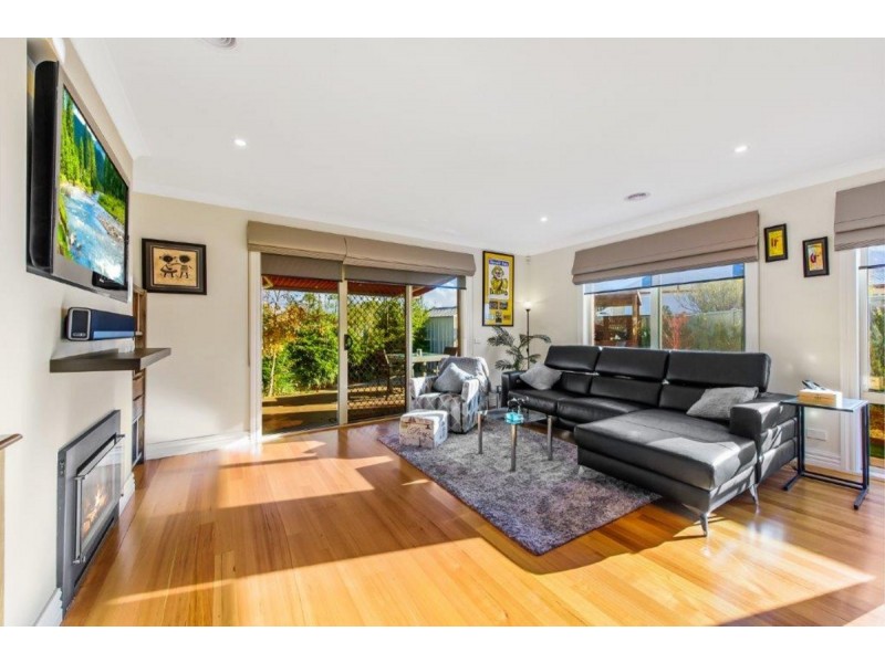 4/13b Riverbend Crescent, Werribee VIC 3030