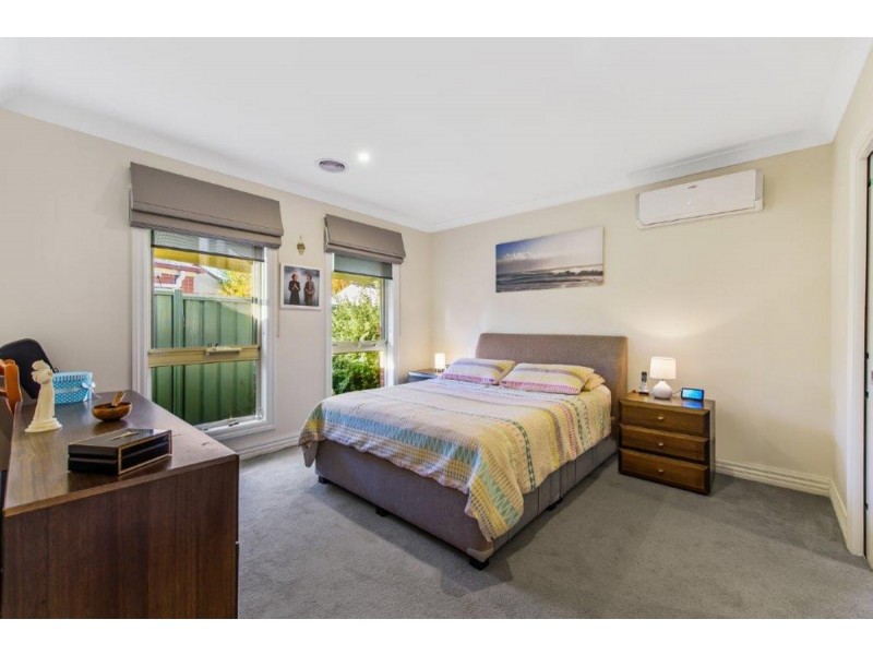 4/13b Riverbend Crescent, Werribee VIC 3030