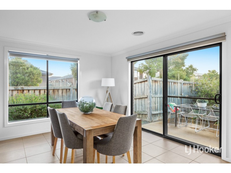 33 Seagrass Crescent, Point Cook VIC 3030