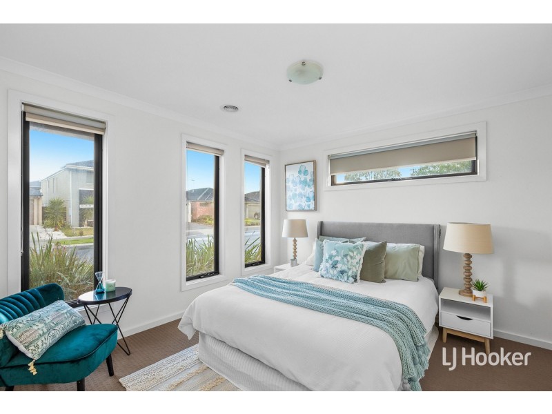 33 Seagrass Crescent, Point Cook VIC 3030